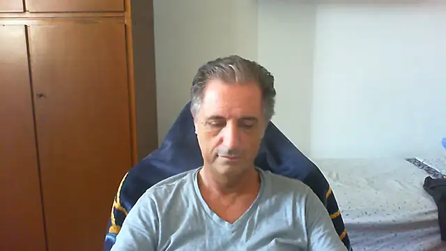 Snapshot of lliuk70mi chatting on July 21, 1:01 pm lliuk70mi online show from July 21, 1:01 pm