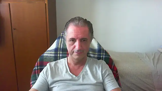 lliuk70mi online show from May 12, 12:33 pm