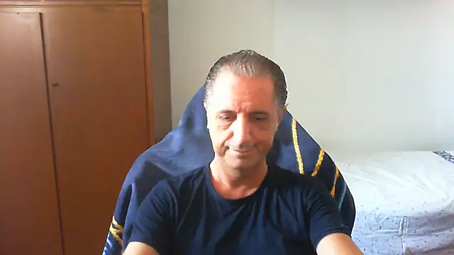 lliuk70mi online show from May 31, 8:09 am