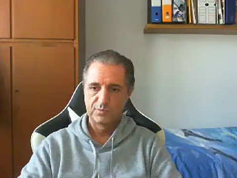 Snapshot of lliuk70mi chatting on December 23, 2:07 pm lliuk70mi online show from December 23, 2:07 pm