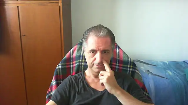 lliuk70mi online show from April 8, 3:13 pm