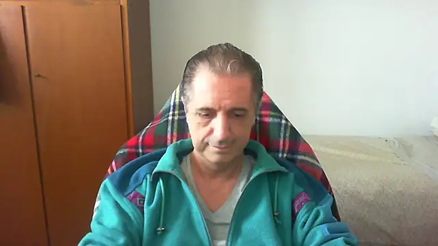 lliuk70mi online show from April 30, 12:34 pm