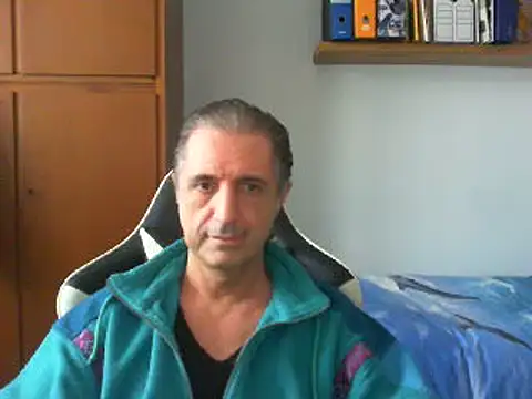 Snapshot of lliuk70mi chatting on December 14, 1:59 pm lliuk70mi online show from December 14, 1:59 pm