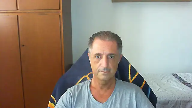 Snapshot of lliuk70mi chatting on June 20, 12:10 pm lliuk70mi online show from June 20, 12:10 pm