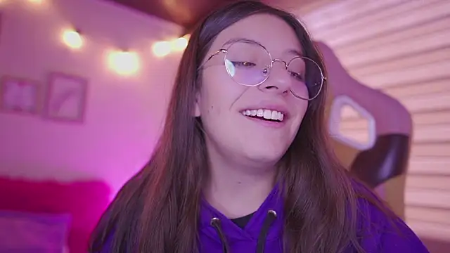 milly kenner online show from March 18, 8:10 pm