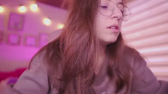 milly kenner online show from March 16, 7:16 pm