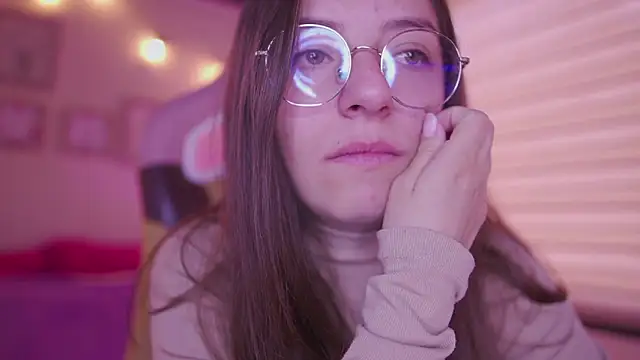 milly kenner online show from March 20, 8:32 pm