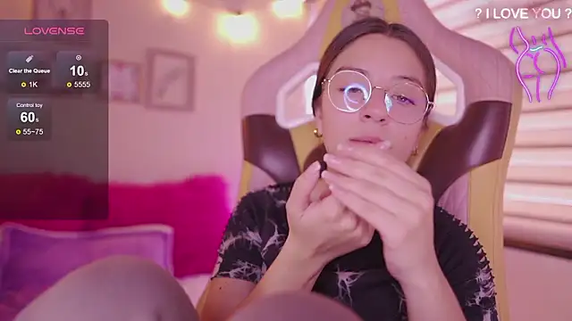 milly kenner online show from February 19, 7:55 pm