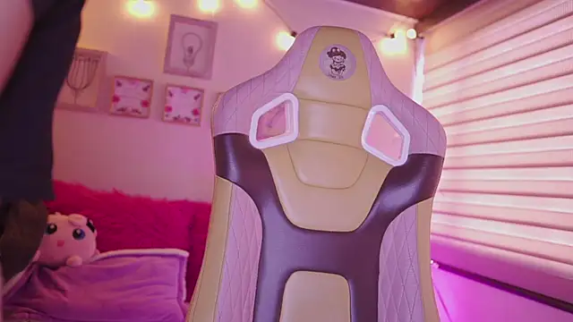 milly kenner online show from February 24, 7:26 pm