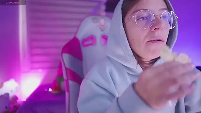 milly kenner online show from November 10, 4:45 pm