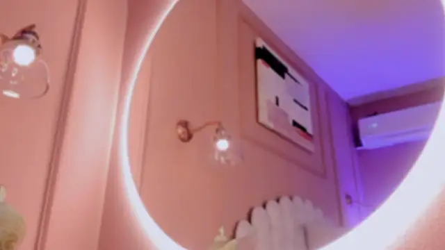 zia cooper online show from December 4, 7:02 pm