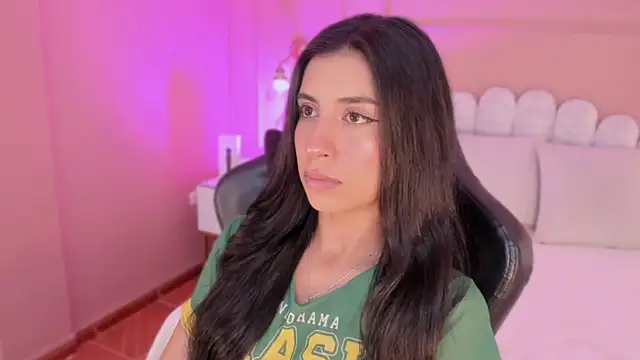 zia cooper online show from November 19, 7:03 pm