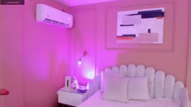 zia cooper online show from December 20, 7:06 pm