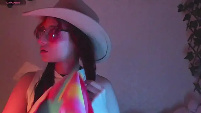 Snapshot of RedMeloddy chatting on November 22, 1:15 am RedMeloddy online show from November 22, 1:15 am