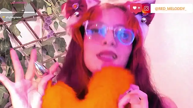 Snapshot of RedMeloddy chatting on November 2, 8:14 pm RedMeloddy online show from November 2, 8:14 pm