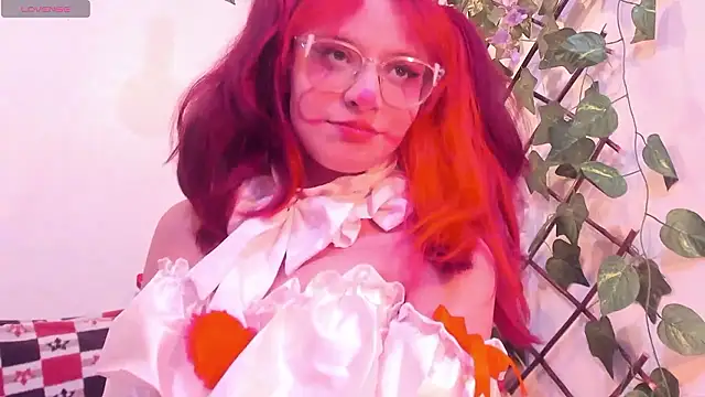 Snapshot of RedMeloddy chatting on October 31, 9:32 pm RedMeloddy online show from October 31, 9:32 pm