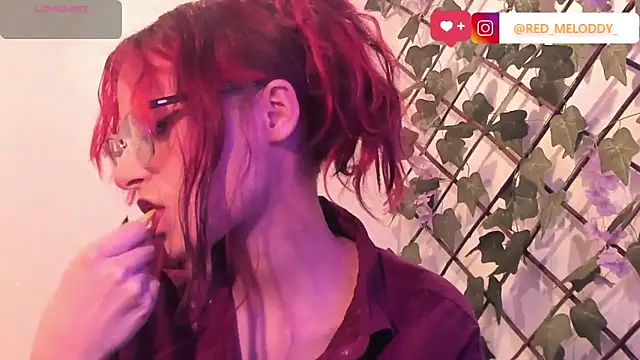 Snapshot of RedMeloddy chatting on November 4, 9:51 pm RedMeloddy online show from November 4, 9:51 pm