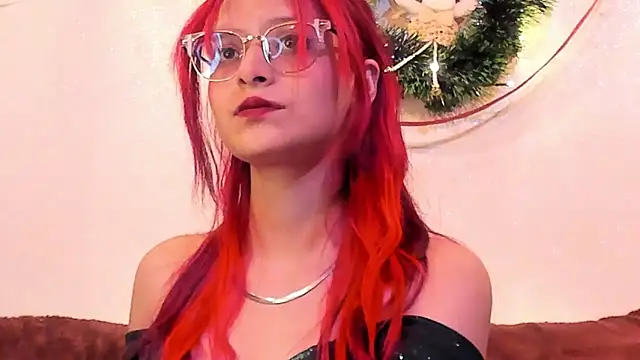 Snapshot of RedMeloddy chatting on December 15, 12:16 am RedMeloddy online show from December 15, 12:16 am