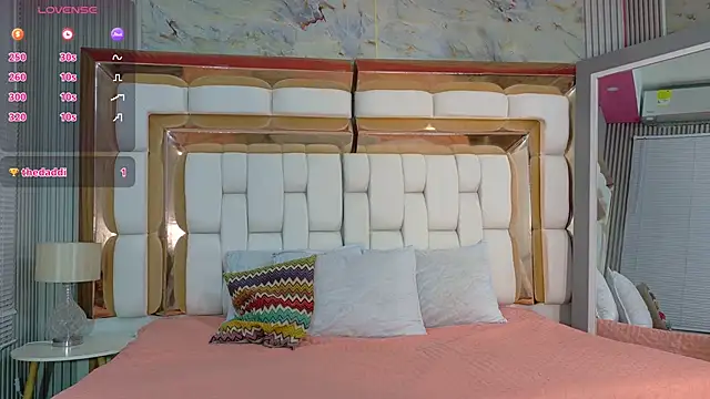 littleebonymommy online show from October 1, 2:49 am