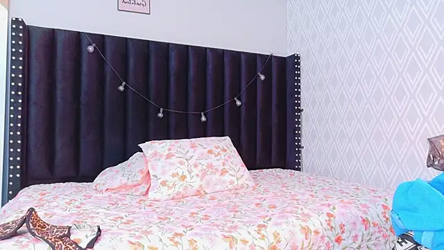 littleebonymommy online show from September 10, 8:19 pm