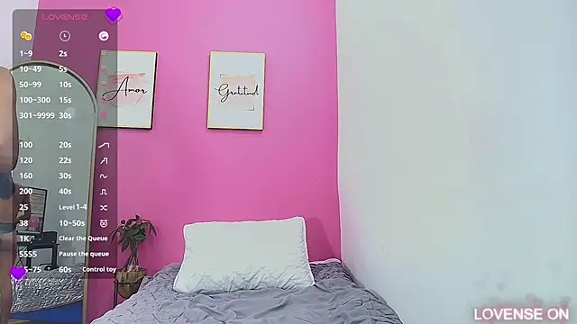 littleebonymommy online show from March 12, 8:09 pm