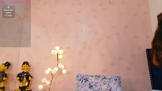 littleebonymommy online show from March 27, 8:10 pm