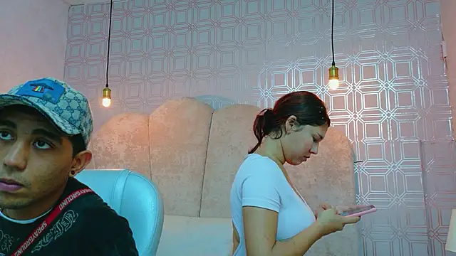 Snapshot of Annyeli chatting on November 6, 11:58 am Annyeli online show from November 6, 11:58 am