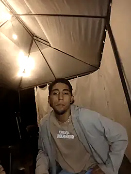 Snapshot of Annyeli chatting on February 25, 12:11 am Annyeli online show from February 25, 12:11 am