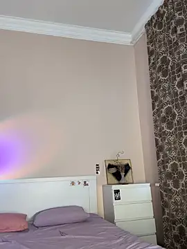 bigbabykiki online show from October 24, 6:12 am