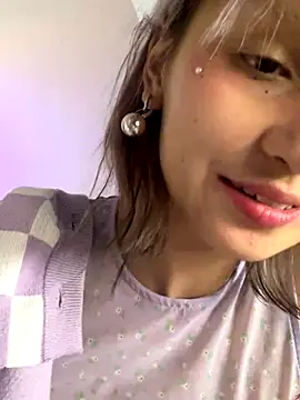 bigbabykiki online show from October 31, 2:24 pm