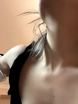 bigbabykiki online show from November 14, 6:44 pm