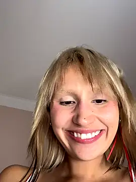 Snapshot of bigbabykiki chatting on September 14, 3:45 pm bigbabykiki online show from September 14, 3:45 pm