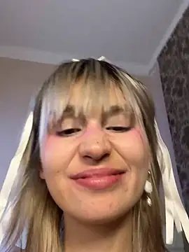 bigbabykiki online show from December 13, 8:04 pm