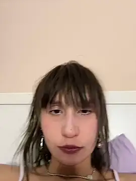 Snapshot of bigbabykiki chatting on March 7, 5:29 am bigbabykiki online show from March 7, 5:29 am