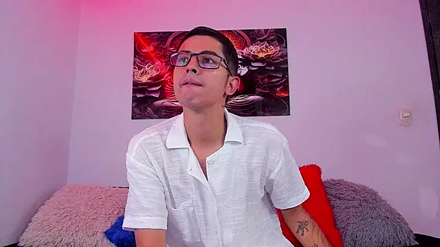 Ethan Sai    online show from October 28, 9:14 pm