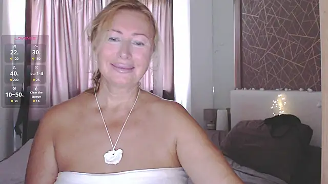 Snapshot of _Monika_sun_ chatting on June 6, 1:55 am Monika sun online show from June 6, 1:55 am