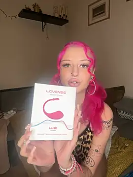 hellokittyy024 online show from December 30, 12:00 am