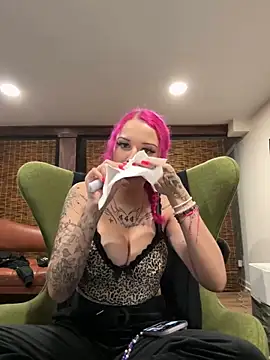 hellokittyy024 online show from January 14, 1:15 am