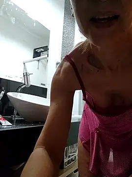 Snapshot of Branquinhasexy chatting on October 31, 8:33 am Branquinhasexy online show from October 31, 8:33 am