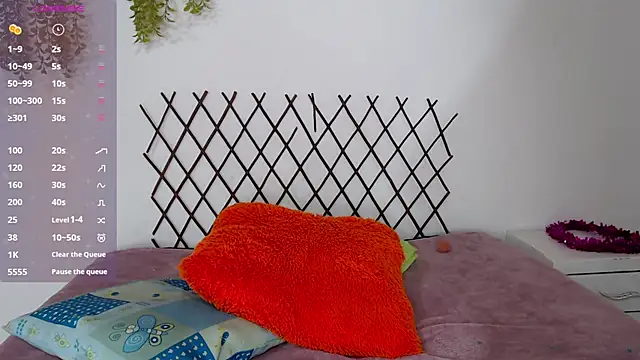 karla charloby online show from October 3, 2:29 pm