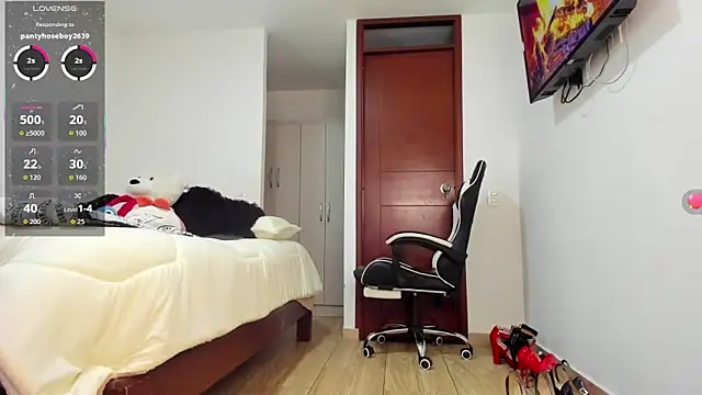 SophieBaker   online show from September 16, 1:39 am