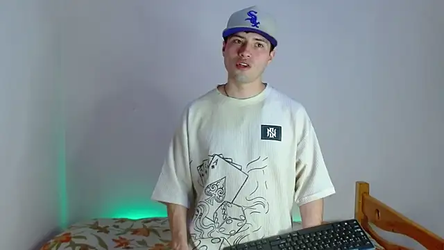 nolanjay  online show from September 25, 8:15 pm