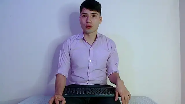 nolanjay  online show from October 1, 1:55 am