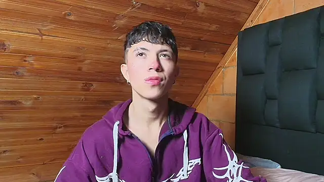 Justyn Ross online show from October 27, 5:52 am