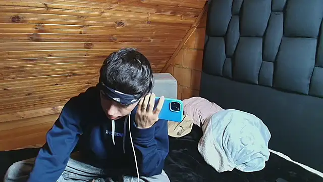 Justyn Ross online show from November 8, 1:53 am