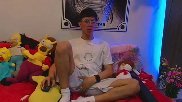 Justyn Ross online show from December 4, 2:32 am