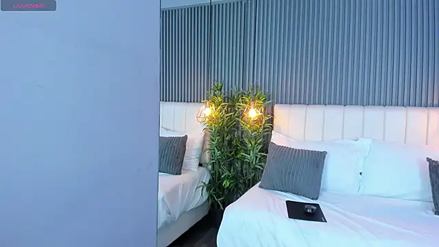 LinaGlam online show from November 7, 5:06 pm