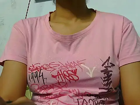 Snapshot of Thimiralagi chatting on February 6, 1:45 am Thimiralagi online show from February 6, 1:45 am