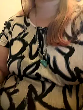 Snapshot of Popinasq chatting on November 30, 8:31 pm Popinasq online show from November 30, 8:31 pm