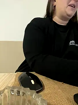 Snapshot of Popinasq chatting on November 6, 9:19 pm Popinasq online show from November 6, 9:19 pm